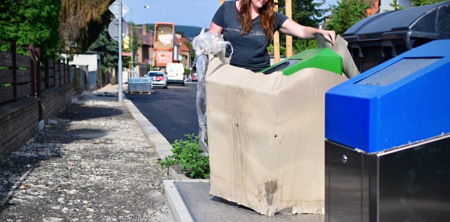 V Dalimilově ulici dnes byl zprovozněn nový podzemní kontejner